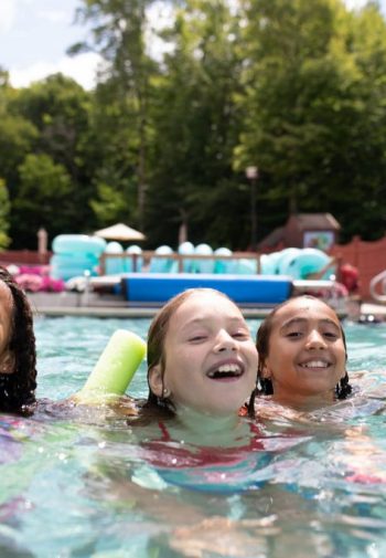 Swimming pool, four kids